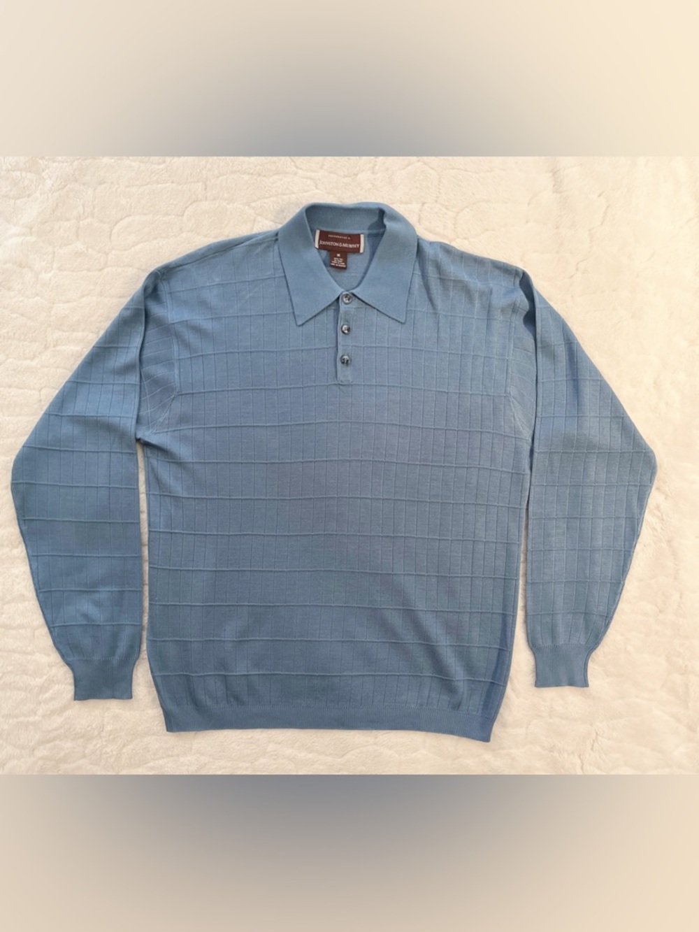Johnston & Murphy silk long sleeve knit polo sweater with a buttoned collar. M